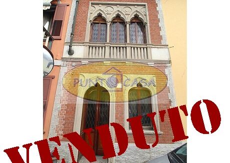 Vendesi casa da ristrutturare