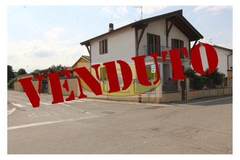 Vendesi villa a Cervignano D'Adda