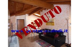 Mansarda bilocale a Borghetto Lodigiano in vendita. Vendesi appartamento due locali mansardato. Case in vendita a Lodi e provincia