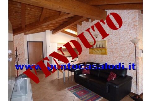 Mansarda bilocale a Borghetto Lodigiano in vendita. Vendesi appartamento due locali mansardato. Case in vendita a Lodi e provincia