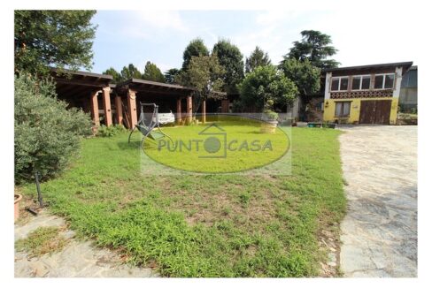 Borghetto Lodigiano. Casale con 4 abitazioni e terreno in vendita. Riferimento 392 (10)