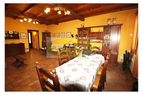 Borghetto Lodigiano. Casale con 4 abitazioni e terreno in vendita. Riferimento 392 (24)