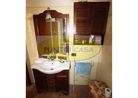 Borghetto Lodigiano. Casale con 4 abitazioni e terreno in vendita. Riferimento 392 (29)