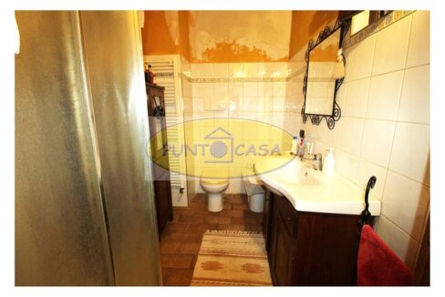 Borghetto Lodigiano. Casale con 4 abitazioni e terreno in vendita. Riferimento 392 (31)