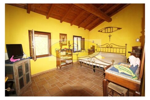 Borghetto Lodigiano. Casale con 4 abitazioni e terreno in vendita. Riferimento 392 (41)