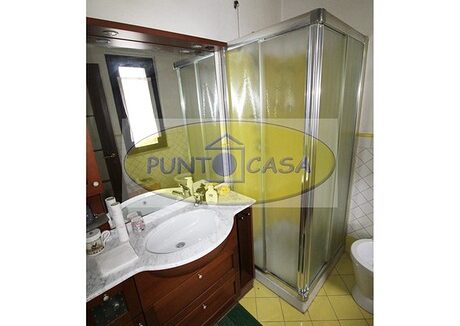 Borghetto Lodigiano. Casale con 4 abitazioni e terreno in vendita. Riferimento 392 (44)
