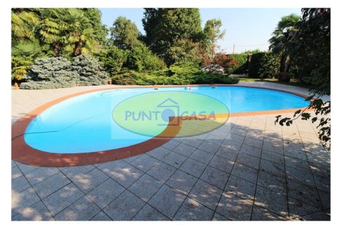 Borghetto Lodigiano. Vendesi casale con piscina e terreno. Riferimento 389 (8)