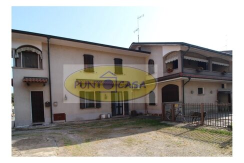 Graffignana. Vendesi casa indipendente con due appartamenti. Riferimento 7787 (1)