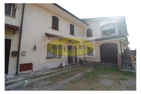 Graffignana. Vendesi casa indipendente con due appartamenti. Riferimento 7787 (2)