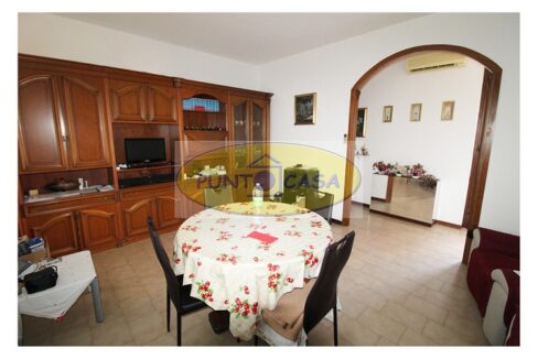 Graffignana. Vendesi casa indipendente con due appartamenti. Riferimento 7787 (35)