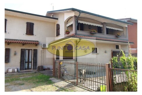 Graffignana. Vendesi casa indipendente con due appartamenti. Riferimento 7787 (4)