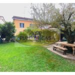 Vendesi villa bifamiliare a Lodi