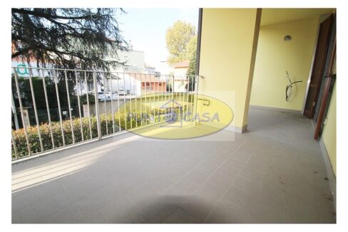 Vendesi trilocale con terrazzo a Lodi