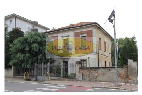 Lodi. Vendesi villa singola signorile con possibilità due appartamenti indipendenti. Riferimento 3462 (1)