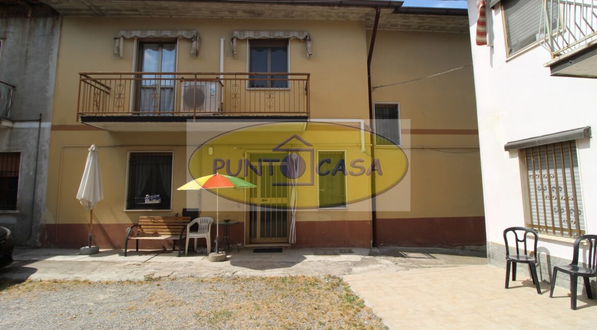 Casa indipendente in vendita