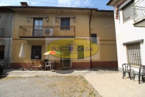 Casa indipendente in vendita