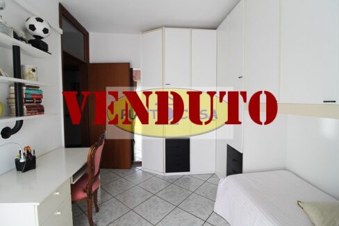 VENDITA. Appartamento trilocale con box doppio. Viale Genova n. 4 LODI - RIFERIMENTO 304 (29)