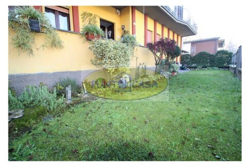 Vendesi a Borghetto Lodigiano appartamento quadrilocale in villa, possibilità 2 appartamenti. Riferimento 390 (2)
