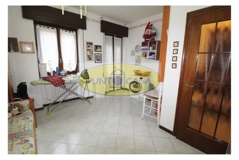 Vendesi a Borghetto Lodigiano appartamento quadrilocale in villa, possibilità 2 appartamenti. Riferimento 390 (34)