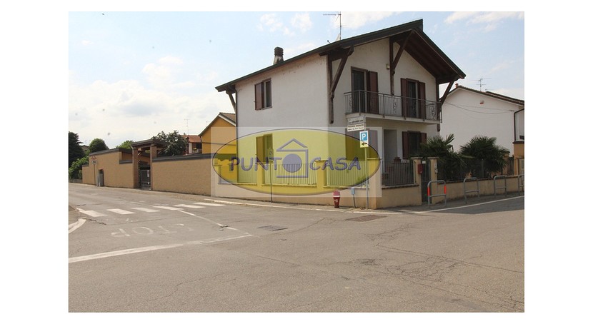 Cervignano d’Adda – villa con fabbricato – rif. 8425