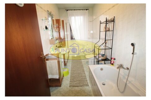 Vendesi appartamento con 2 bagni a Livraga - riferimento 498 (41)