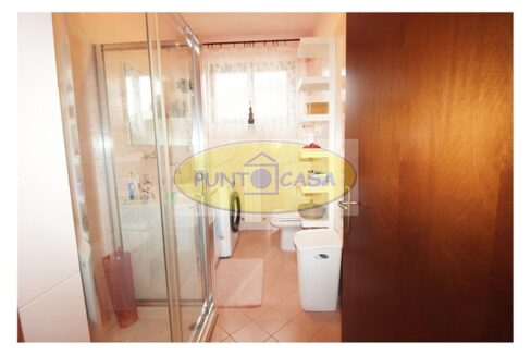 Vendesi appartamento con 2 bagni a Livraga - riferimento 498 (53)