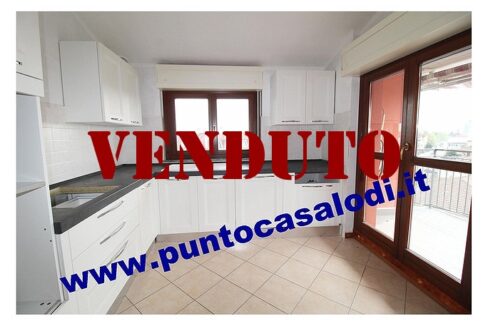 Vendesi trilocale con due bagni e terrazzo a Lodi in via San Fereolo n. 16 - riferimento 3094 (13)