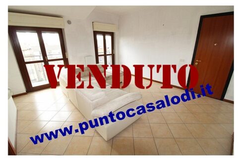 Vendesi trilocale con due bagni e terrazzo a Lodi in via San Fereolo n. 16 - riferimento 3094 (4)