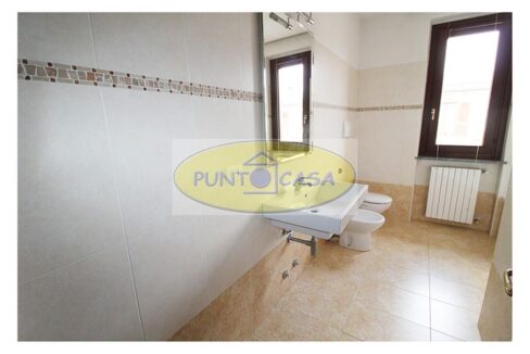 Villa laterale in vendita a Borghetto Lodigiano - riferimento 371 (49)