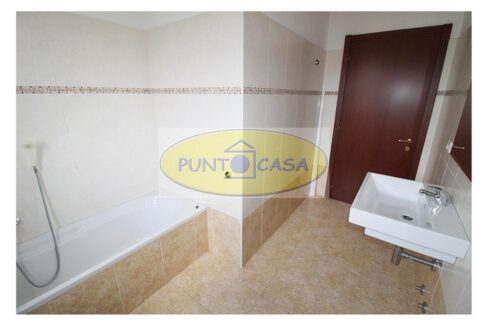 Villa laterale in vendita a Borghetto Lodigiano - riferimento 371 (50)