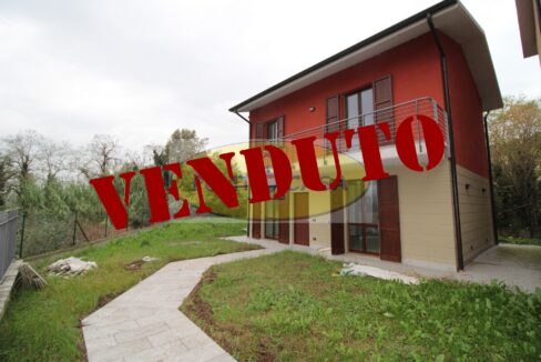 Vendesi villa singola a Lodi