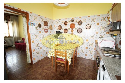 vendesi appartamento in villa a Borgo San Giovanni (21)