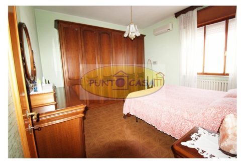 vendesi appartamento in villa a Borgo San Giovanni (28)