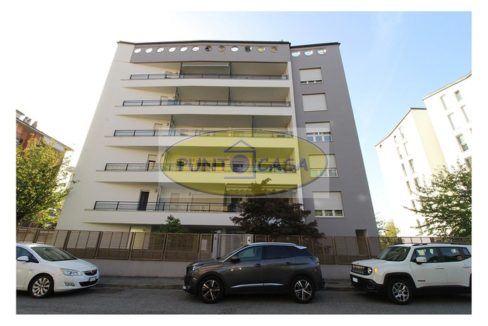 appartamento con terrazzo in vendita a Lodi - rif (41)